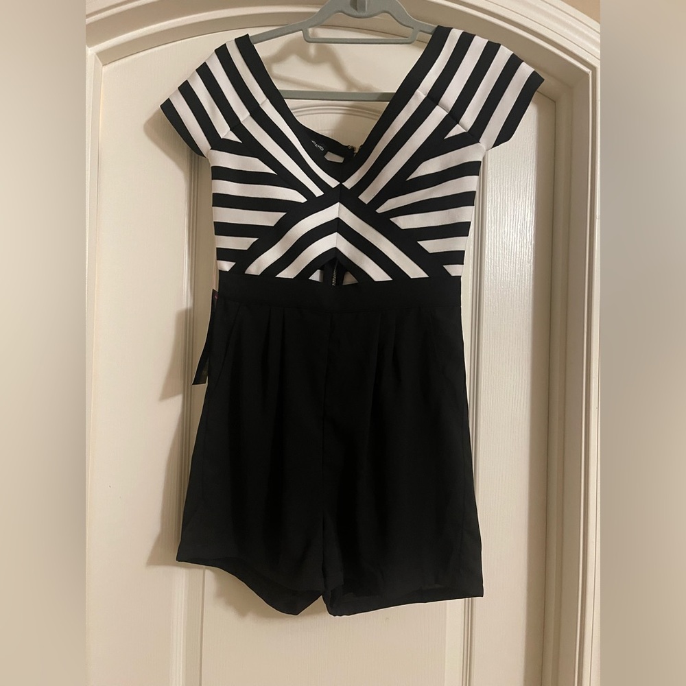 Bebe off the shoulder stripe romper. - Picture 1 of 3